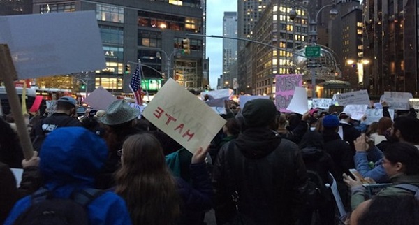 В Нью-Йорке задержаны 30 протестующих против Трампа